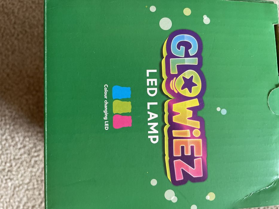 Lampă led panda cu încărcător isi schimba culorile