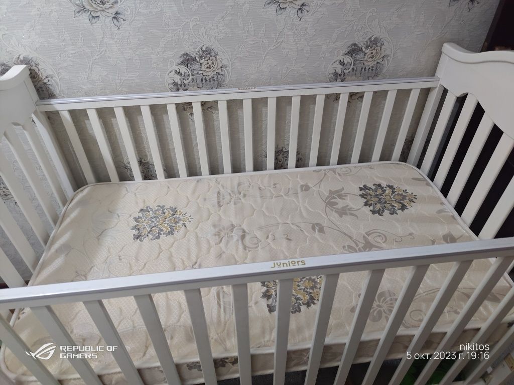 Продается детская кровать junior в отличном состоянии, купленная в Chi