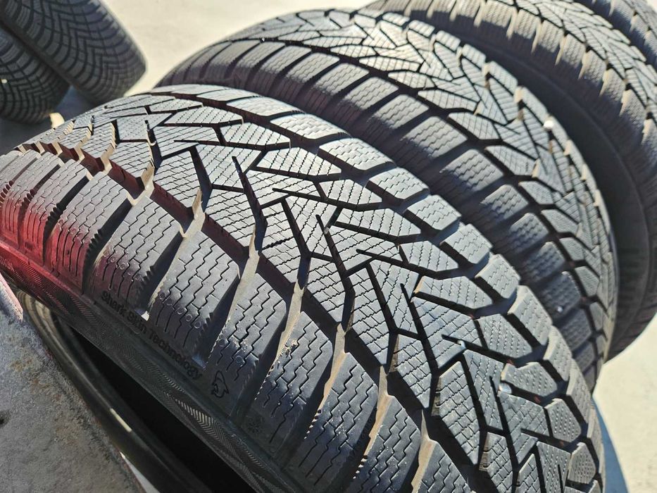 4бр. 205/55 R16 зимни UNIROYAL 2023г. 8.5-9мм