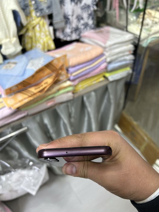 Samsung a24 tel ochilmagan xolati idial karopka dakumentlari bor.