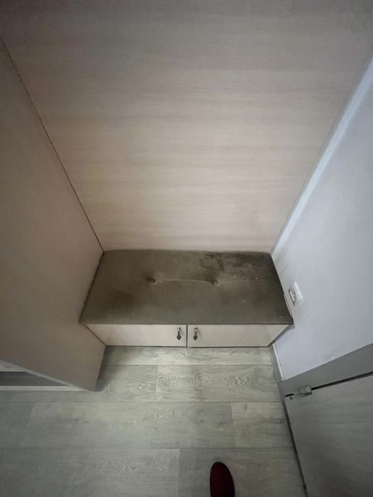 Продам шкаф в прихожую выдвижной