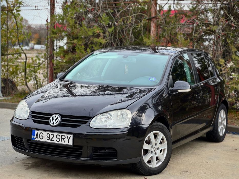 Vând Golf 5 1.6 MPI Benzina Aspirat PROPRIETAR