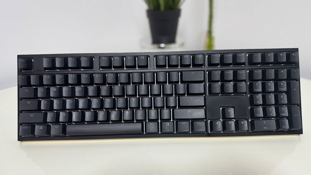 Tastatura Ducky One 2/Keycaps Ducky Milky/Switchuri Gateron/NMX Violet