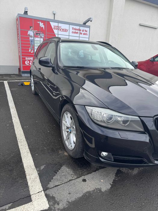 Vând BMW  320d model e91