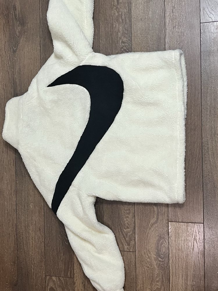 Продавам дрехи (nike,corteiz)