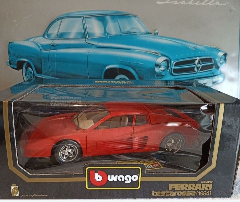 Ferrari testarossa 1984 1:18
Scara 1:18
Bburago

Pozele reflectă real