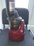 Storcator de fructe si legume cu presare la rece Kuvings B1700, 240 W