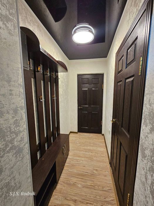 Срочно Продаётся Новомосковская 2в3/5/5 с мебелью техникой !