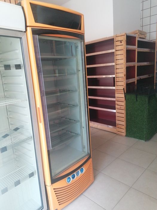 Фризер, витринен