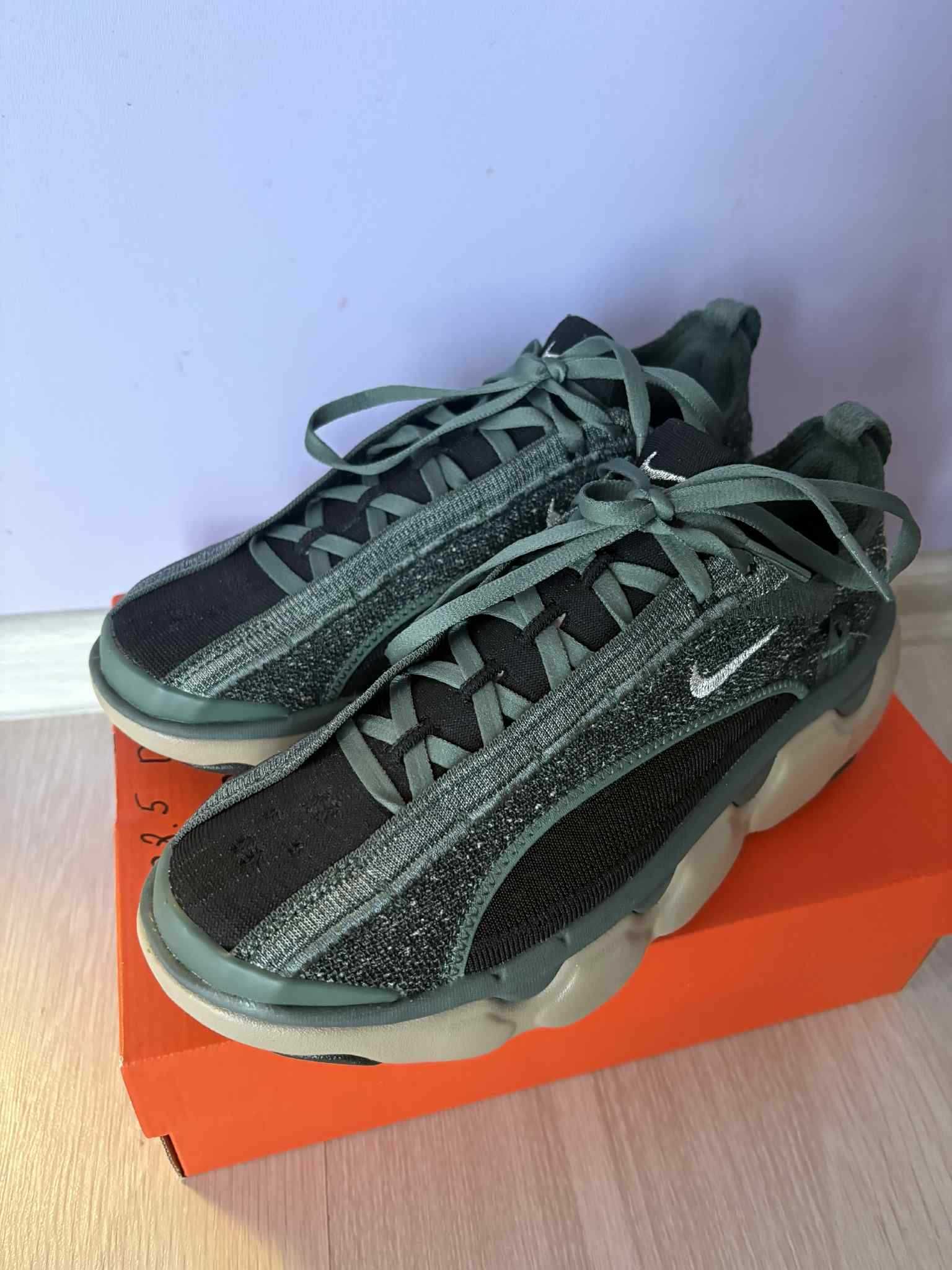 Дамски маратонки, Nike