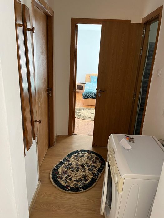 Închiriez apartament