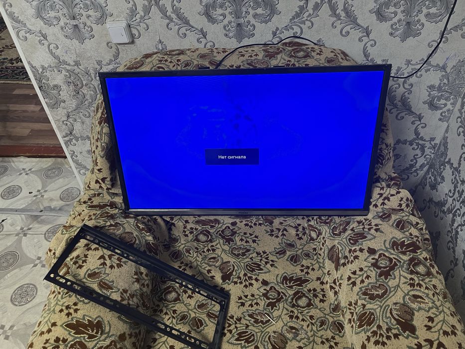 Телевизор Haier.