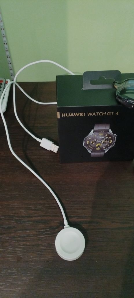 Смарт часовник HUAWEI GT4.