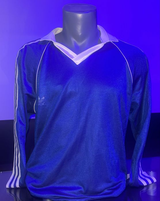 Футболни фланелки адидас80’ Модели с които и Левски са играли през 80’