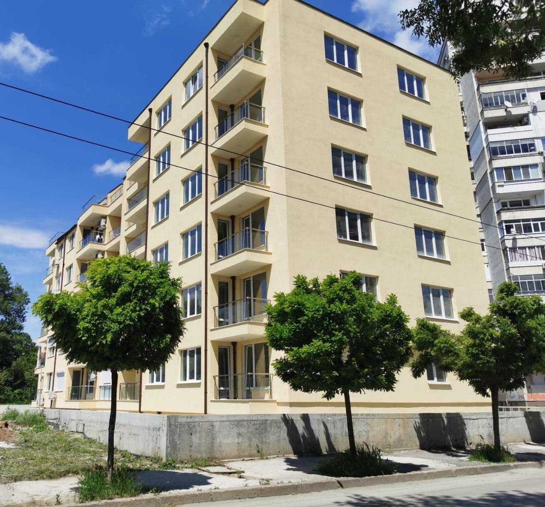 Продава се Тристаен апартамент в Русе, Алеи Възраждане - 87 кв.м за 1253 €/кв.м - Снимка #18