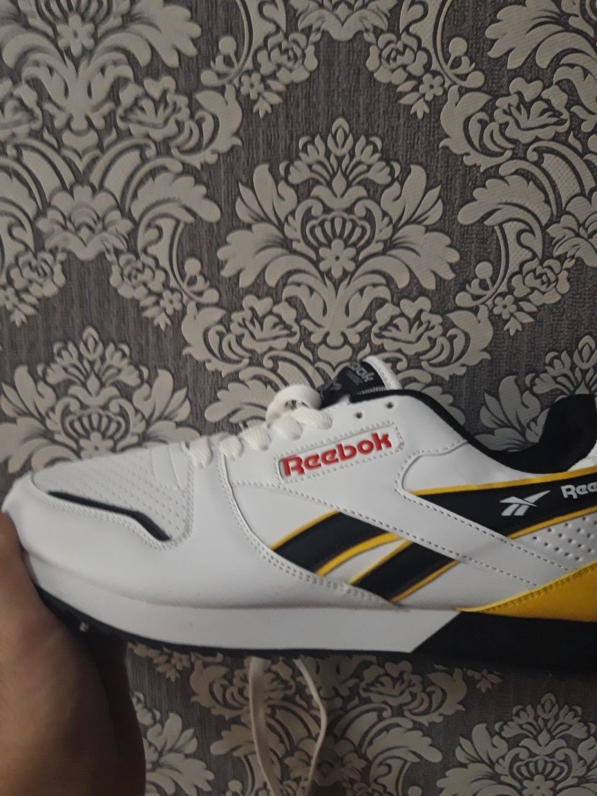 Продаются кроссовки Reebok размер 45
