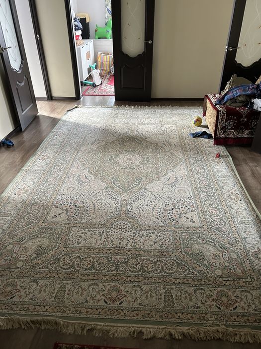 Продам ковер в хорошем состоянии