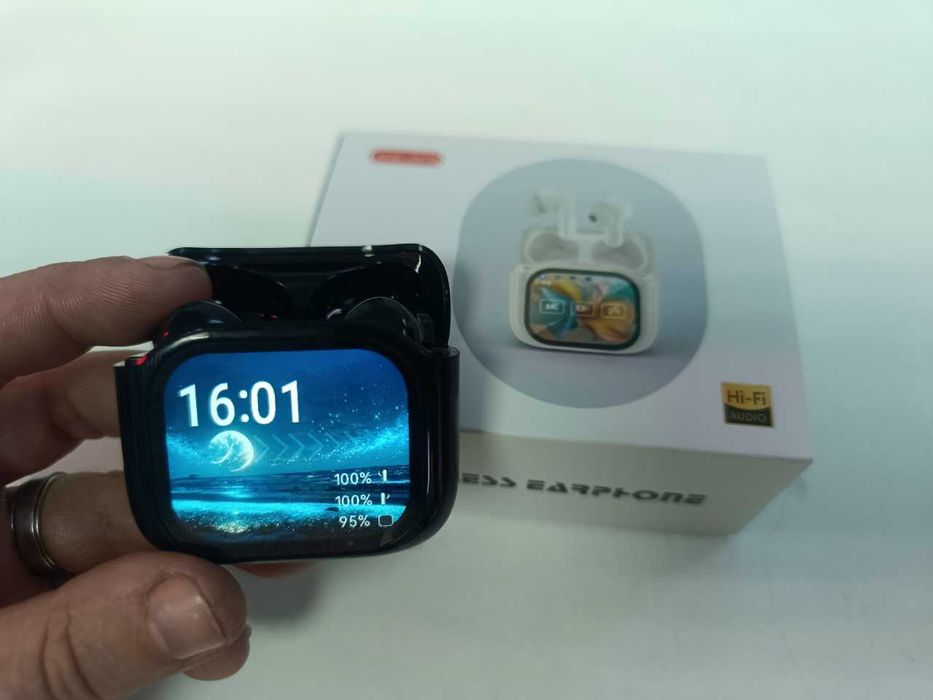 Продам новые беспроводные наушники с сенсорным дисплеем и шумодавом