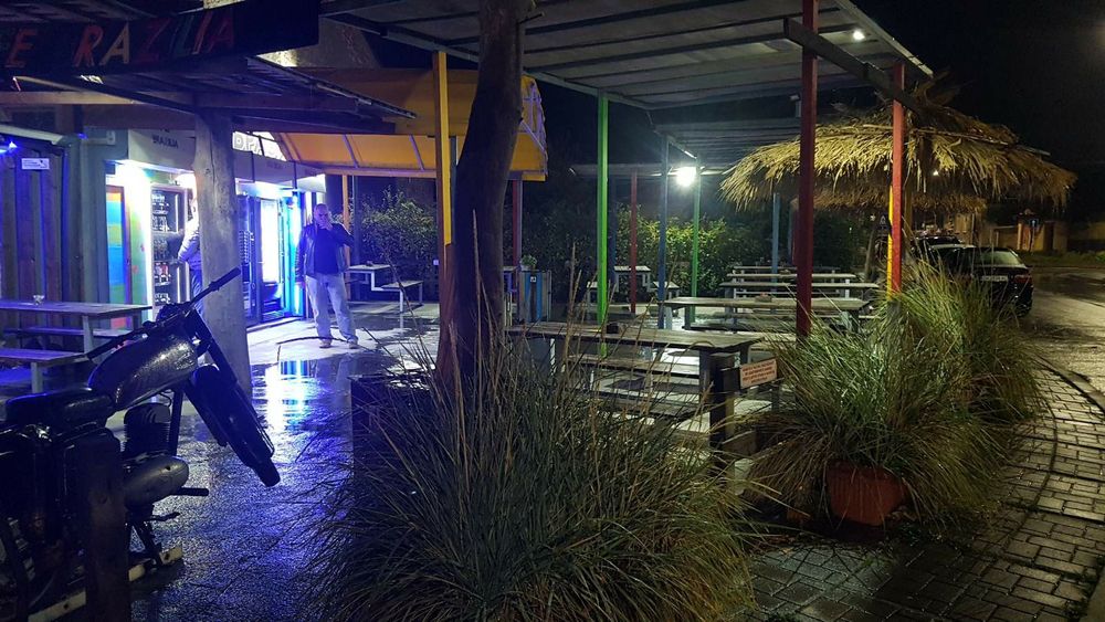 Продавам работещ бизнес 130кв.м с право на строеж 100процента 11.5м h