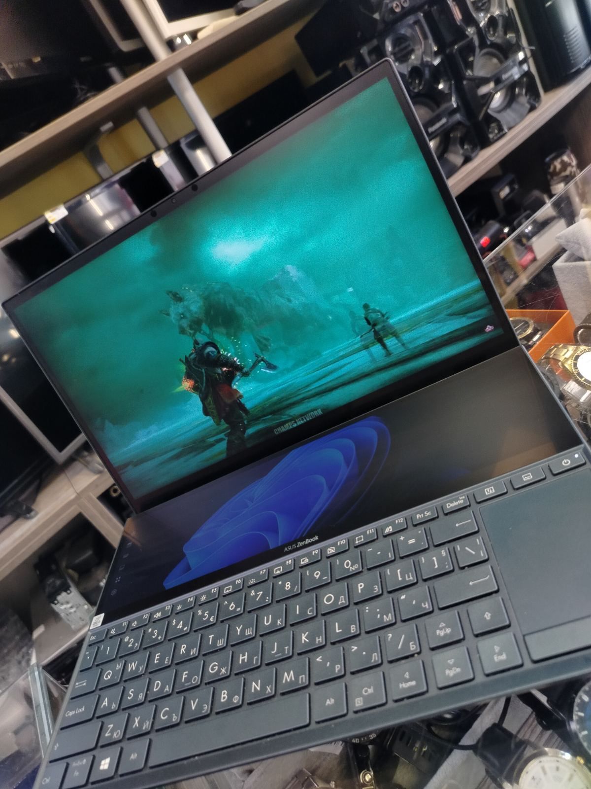 Лаптоп Asus Zenbook Duo TouchScreen / Intel core i5 / 16RAM