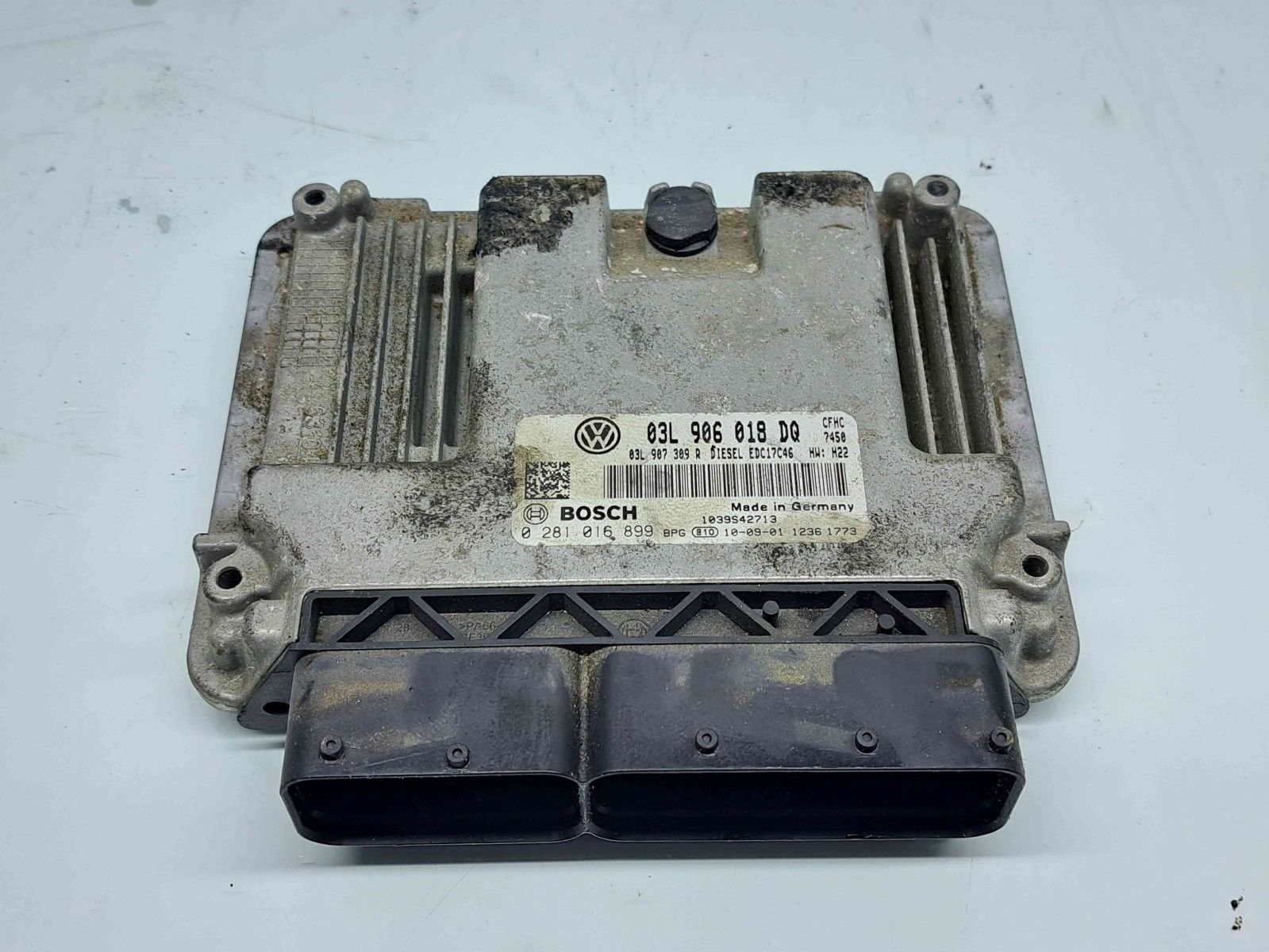 Calculator motor ECU Volkswagen Touran (1T3) [Fabr 2010-2015] 03L90601