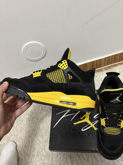 Air Jordan 4 Retro Yellow Thunder