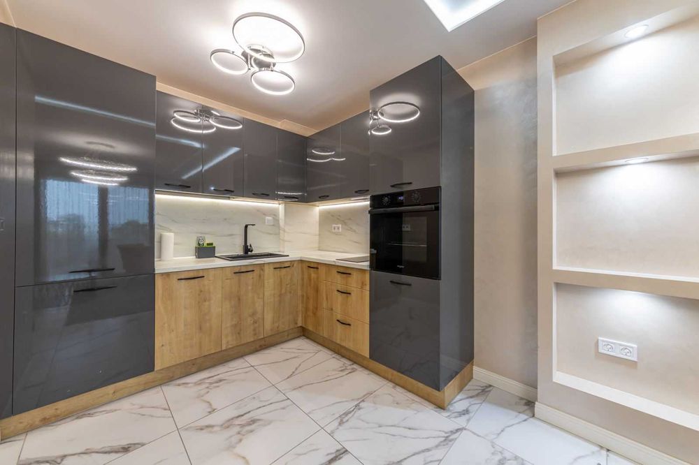 ТОП! Луксозен тристаен с паркомясто в Чайка - отдава се 1+ месеца