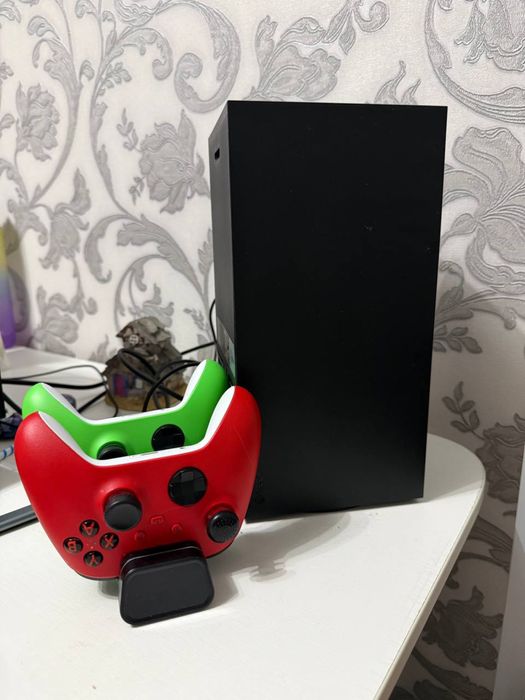 Продаю xbox X на 1 Tb.