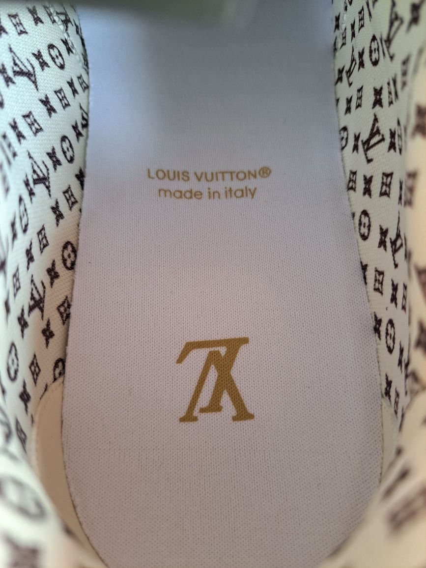 Louis vuitton skate grey