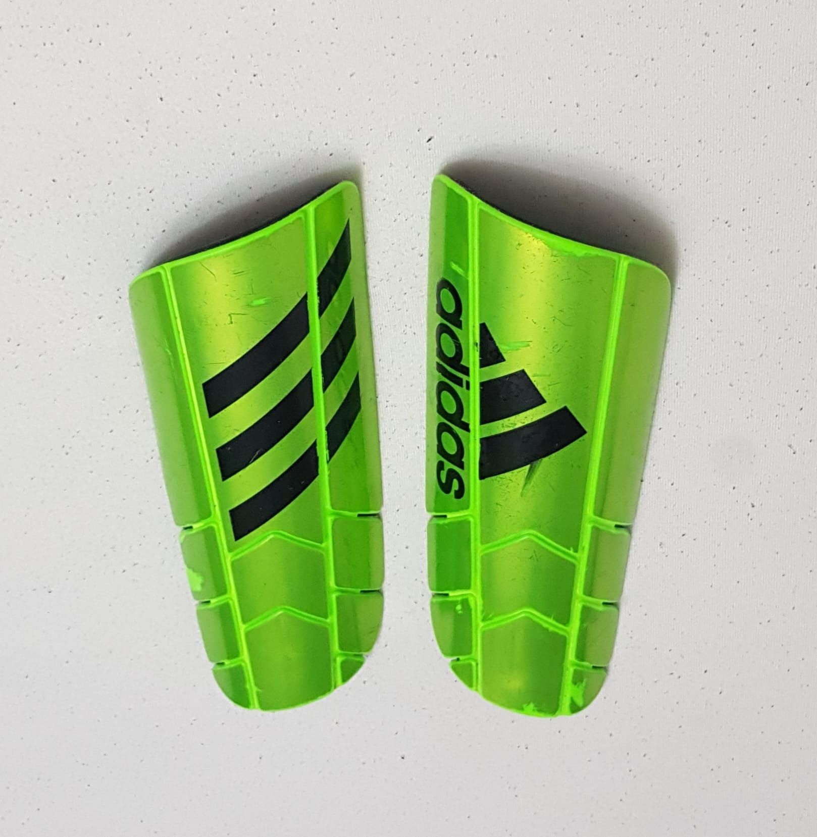 Apărători fotbal ADIDAS protecții tibie originale, mărimea  M/L unisex