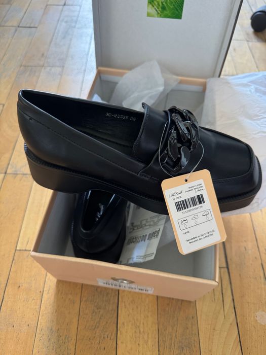 Дамски черни мокасини