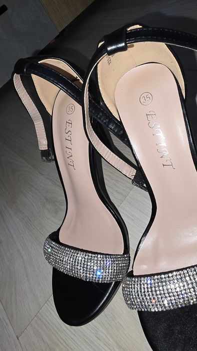 Sandale cu toc pentru femei