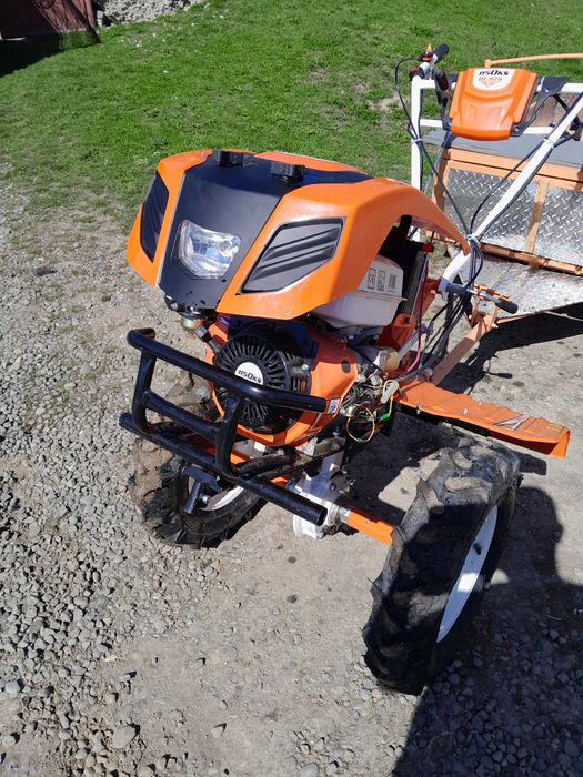 Motocultor cu remorca
