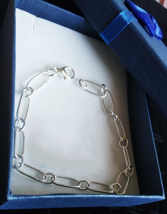 Нова, сребърна гривна 12 различни модели. 38/55 лв. В кутия.