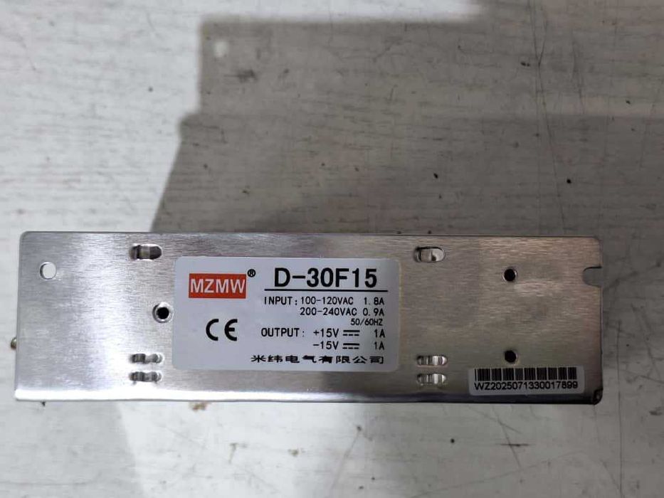 Sursă de alimentare în comutație cu ieșire dublă 15V