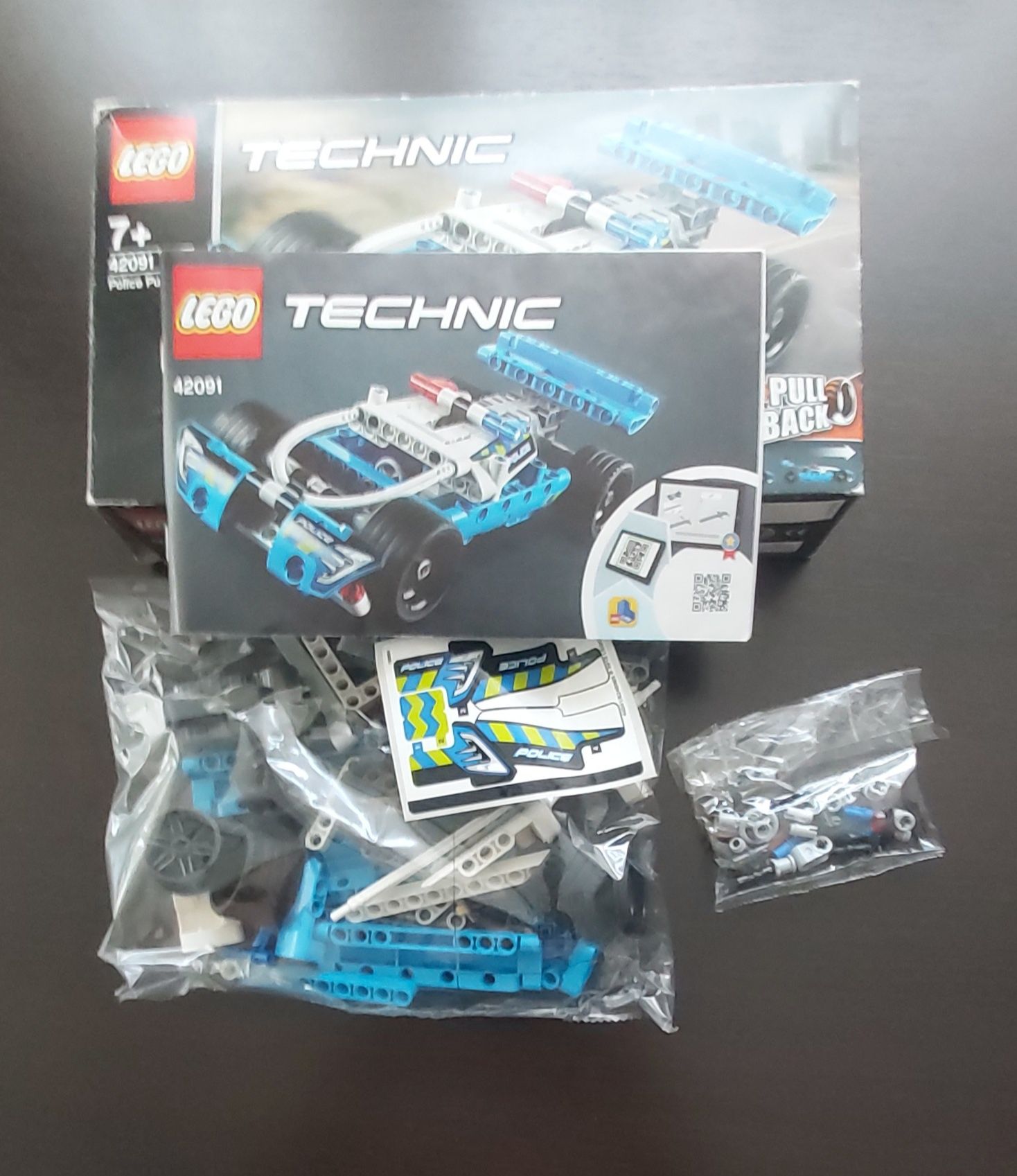Lego tehnic masina politie pull back