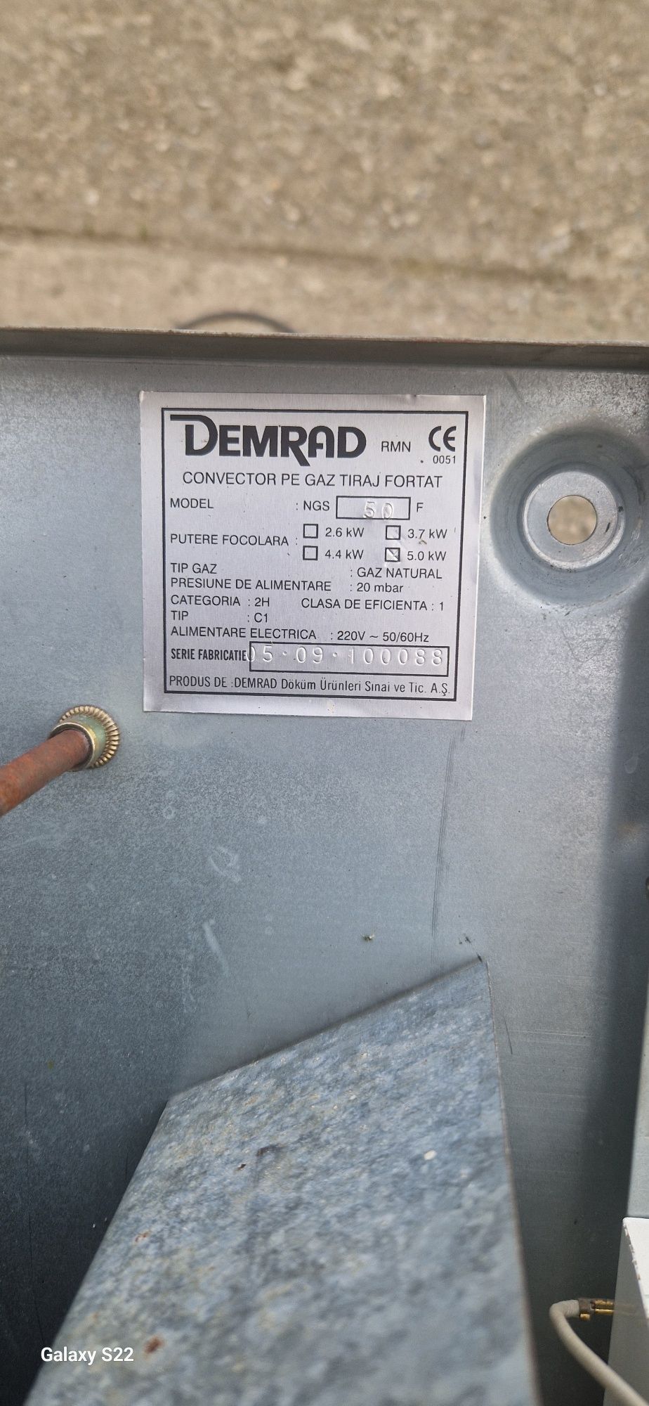 Vând convector gaz Demrad