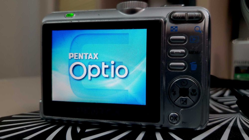 фотоапарат Pentax Optio E10