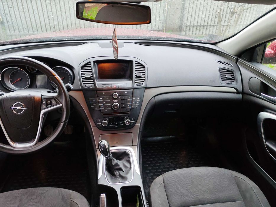 Insignia 1,6 Turbo, 180 cp, 140.000 km reali, faruri bi-xenon