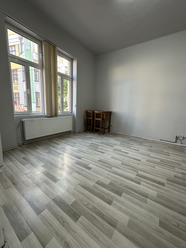 Dau in chirie apartament Ultracentral, complet renovat cu 2 camere.