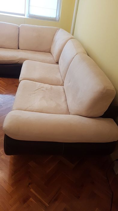 Маса и диван в отлично състояние