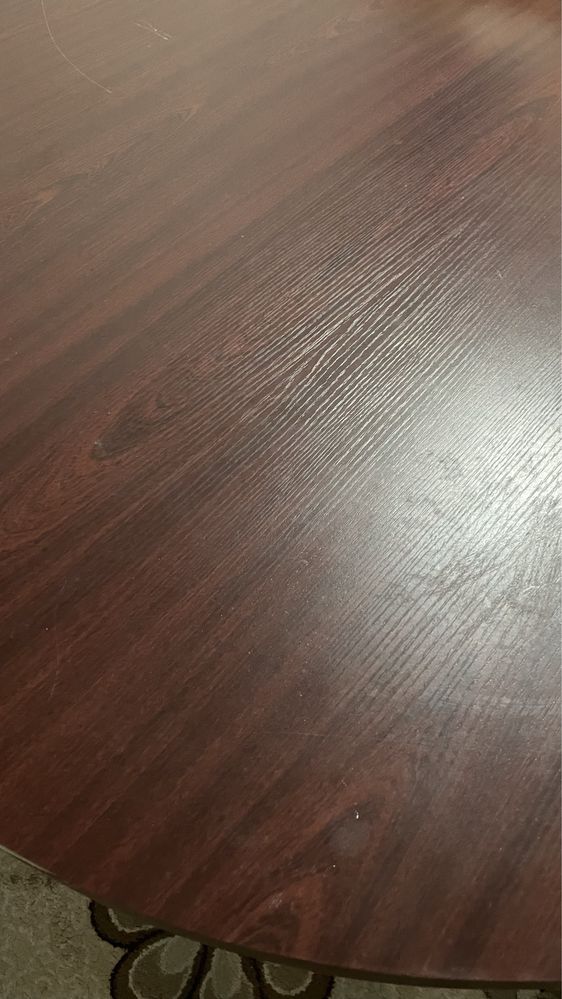 Продам стол для гостиной