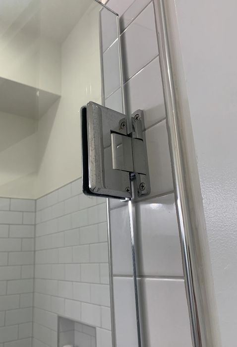 Ремонт и обслуживание душевых кабин и стеклянные двери механизмы