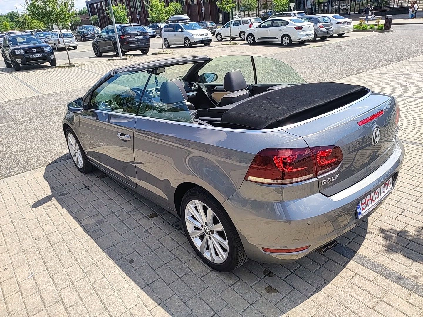 VW Golf VI decapotabil !!!