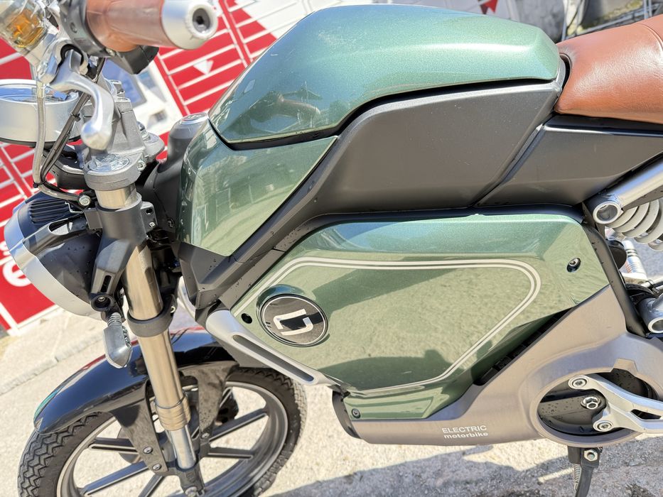 Scuter electric Super Soco TC Cafe Racer (permis cat. B)