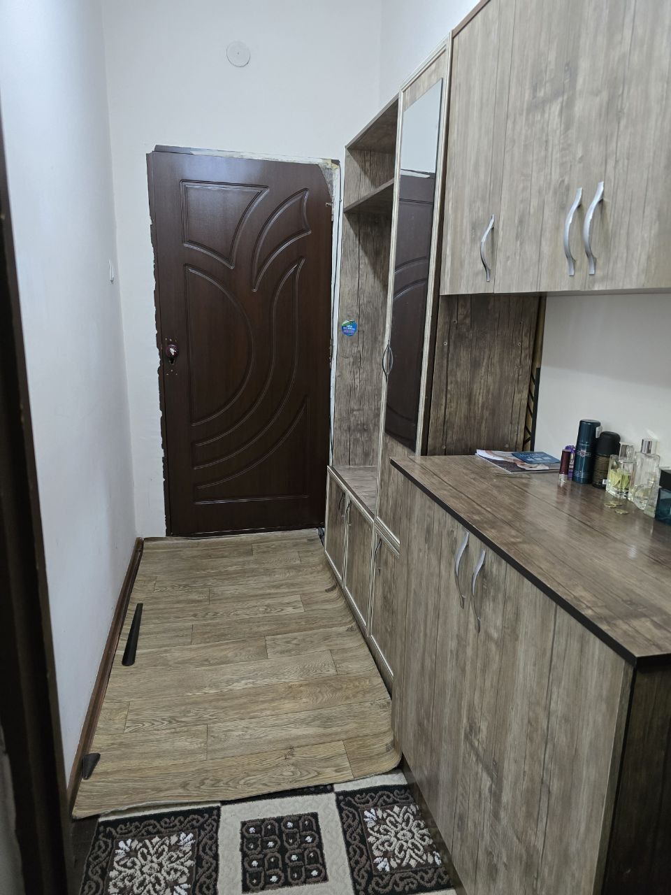 Срочно сотилади квартира