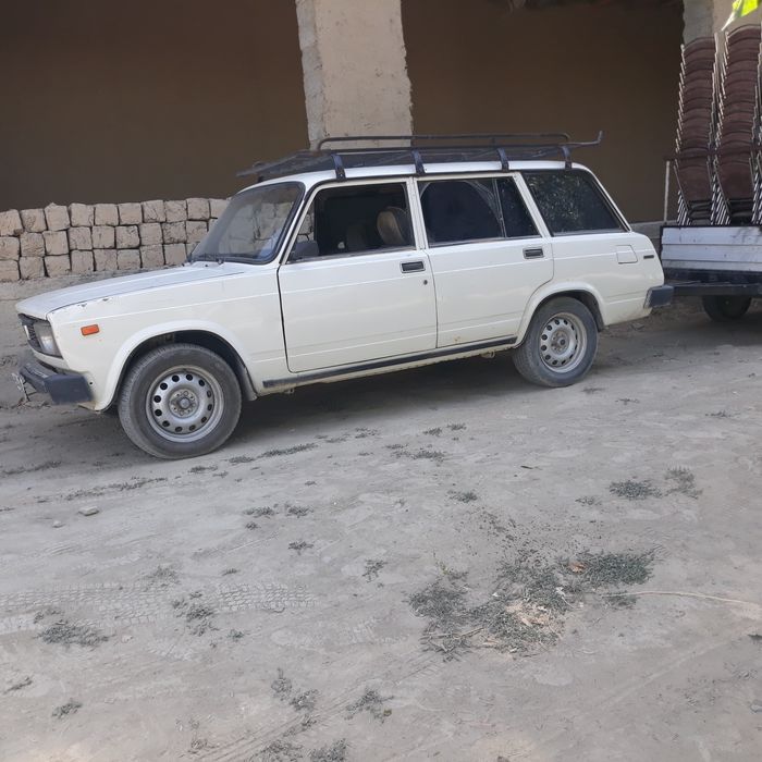 Vaz 2104 sotiladi