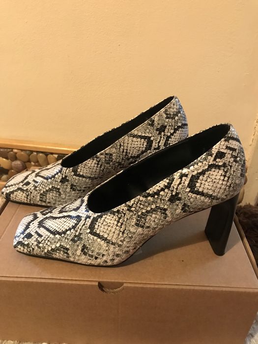 Дамски обувки и сандали 39 номер