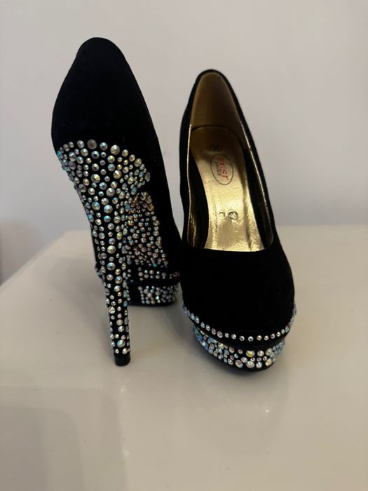 Pantofi eleganti diverse