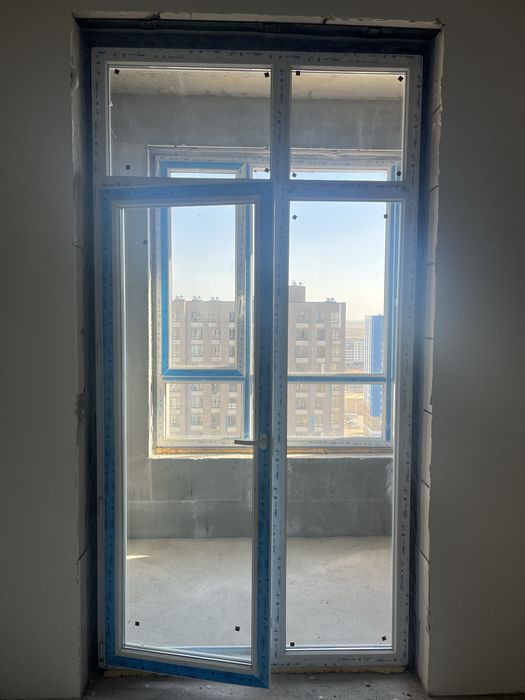 Продам витражные окна от балкона